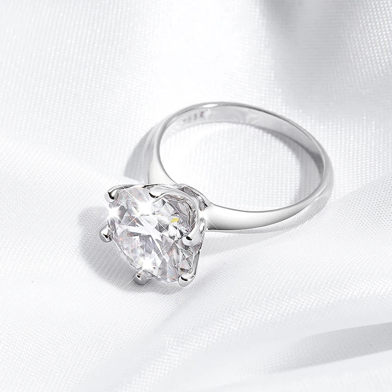 Certified 1-5CT VVS1  Solitare  Engagement Moissanite Ring