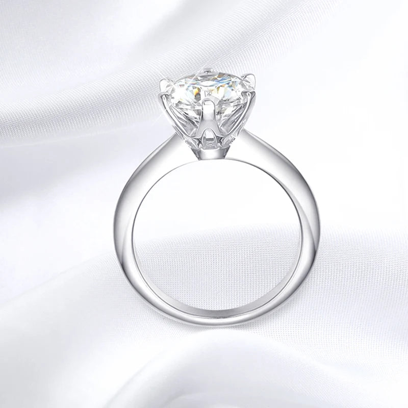 Certified 1-5CT VVS1  Solitare  Engagement Moissanite Ring